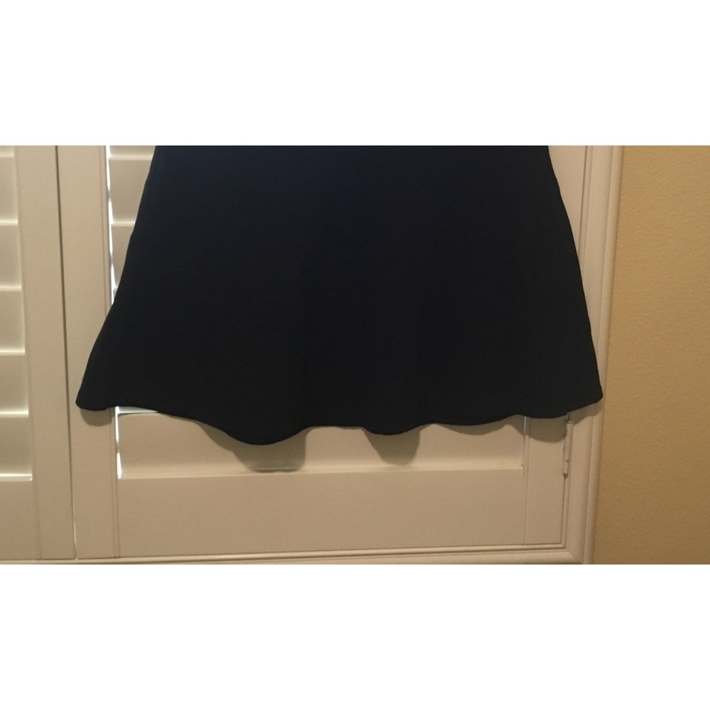 Athleta sweater skirt in black size 8 in excellent condition